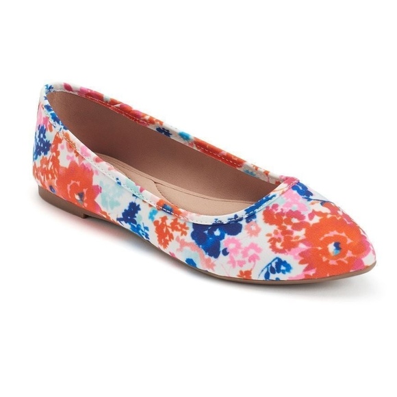 Women's Shoes SO Hitide Pointed Toe Flats Floral size 6.5, 7.5, 8.5 NEW - Picture 1 of 3